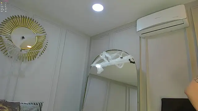 CharlotteBrownn  online show from 10-31-25, 03:18