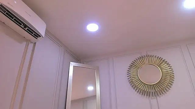 CharlotteBrownn  online show from 01-08-26, 04:48