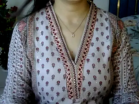 Rumi cute online show from 04-22-26, 03:24