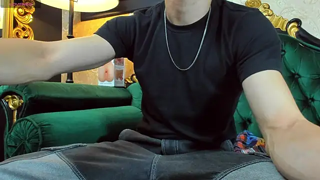 AlessandroKiing online show from 03-31-26, 09:15