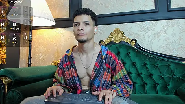 AlessandroKiing online show from 04-08-26, 08:31