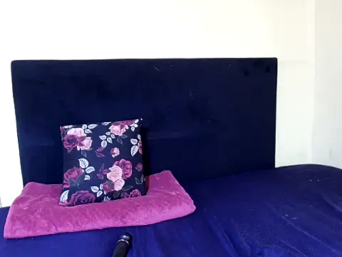 SweetTitties21 online show from 04-26-26, 11:41