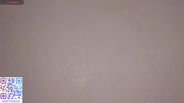 Snapshot of KattikissWiu chatting on 10-16-25, 08:04 KattikissWiu online show from 10-16-25, 08:04