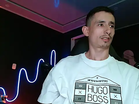 Snapshot of Damartinez27 chatting on 09-21-25, 07:43 Damartinez27 online show from 09-21-25, 07:43