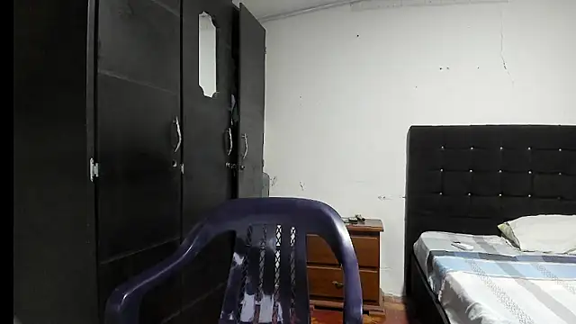 Snapshot of Ryan_xc1 chatting on 11-02-25, 02:47 Ryan xc1 online show from 11-02-25, 02:47