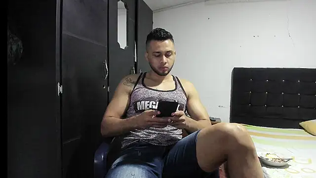 Snapshot of Ryan_xc1 chatting on 12-01-25, 03:11 Ryan xc1 online show from 12-01-25, 03:11