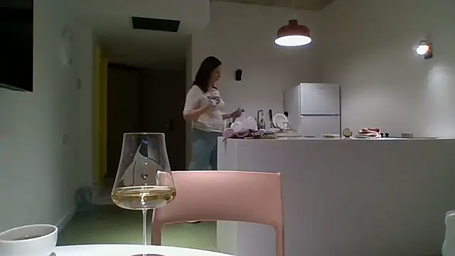 ALICAINWONDERLAND online show from 10-17-25, 05:59