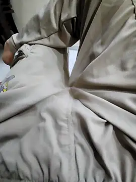 Snapshot of coupleyug chatting on 09-16-25, 05:47 coupleyug online show from 09-16-25, 05:47