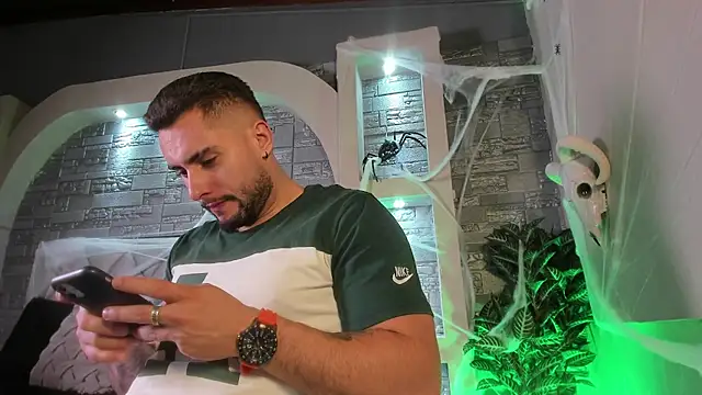 dominic de luca online show from 10-21-25, 03:07