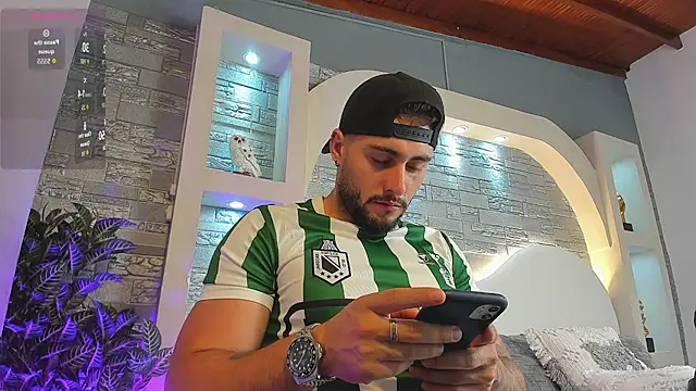 dominic de luca online show from 11-27-25, 03:19