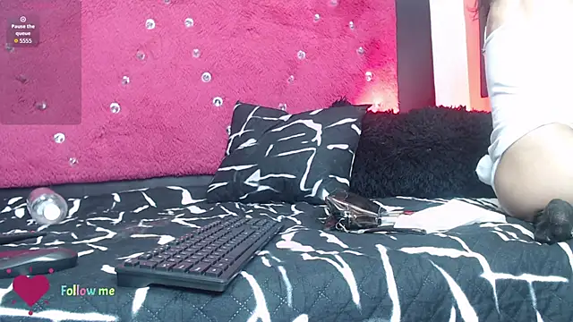 Engeelll online show from 10-17-25, 06:54