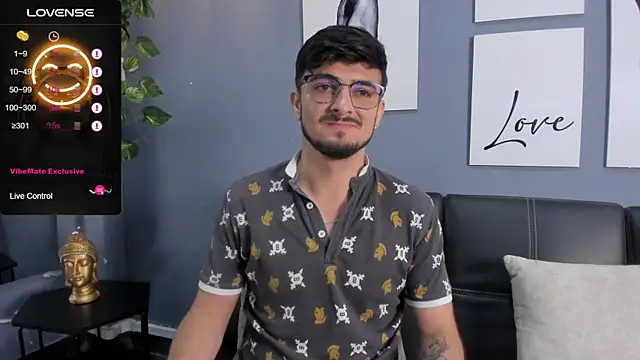 AaronFuentes7 online show from 09-08-25, 07:35