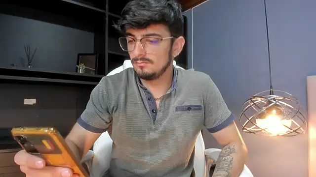 AaronFuentes7 online show from 09-23-25, 05:38