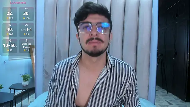 AaronFuentes7 online show from 09-26-25, 06:12