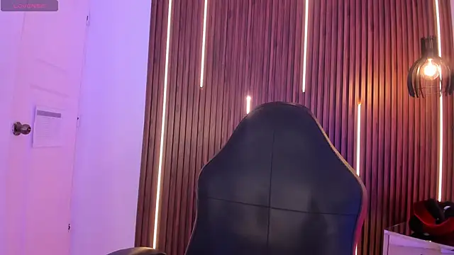 AaronFuentes7 online show from 10-06-25, 08:06