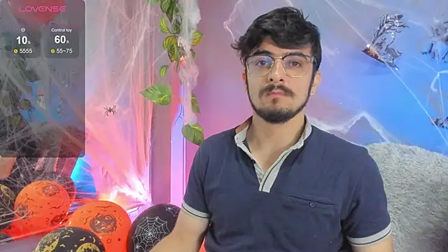 AaronFuentes7 online show from 10-17-25, 06:43