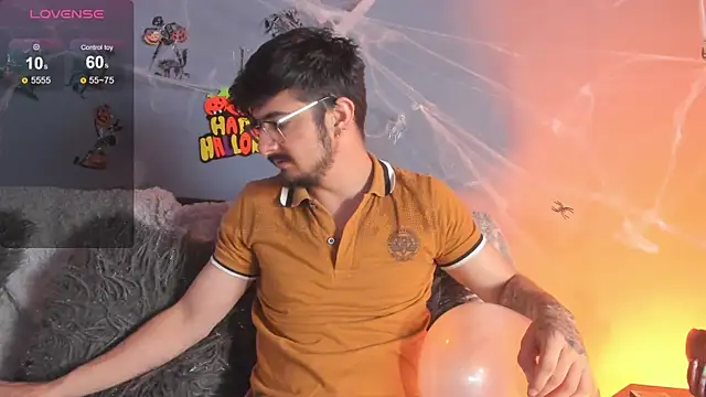 AaronFuentes7 online show from 10-18-25, 07:47