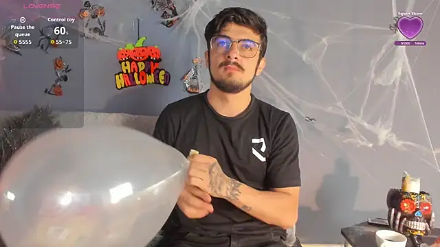 AaronFuentes7 online show from 10-19-25, 01:56