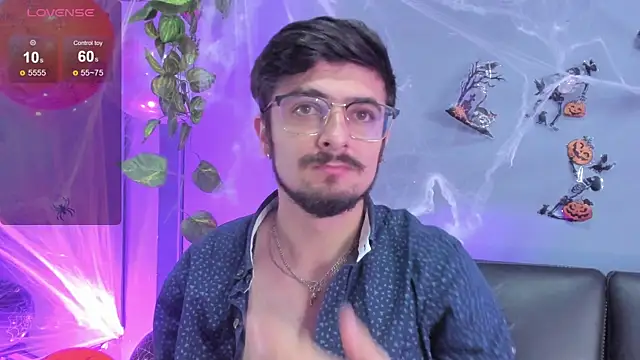 AaronFuentes7 online show from 10-21-25, 07:03