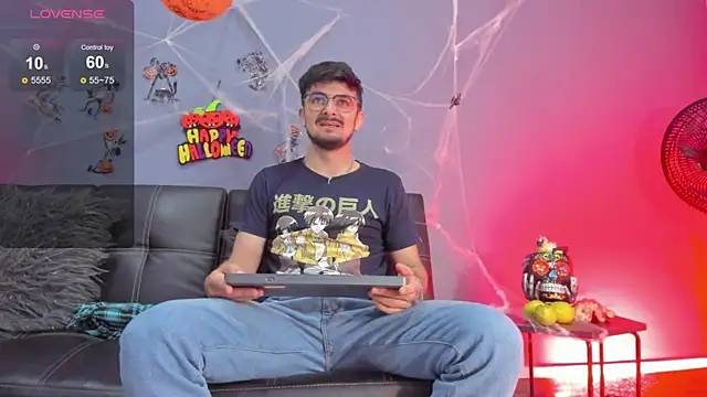 AaronFuentes7 online show from 10-26-25, 02:06