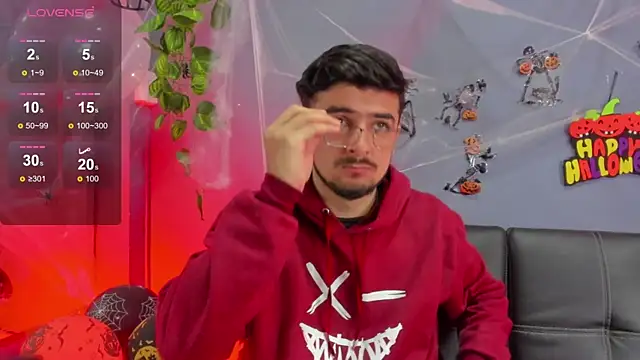 AaronFuentes7 online show from 10-27-25, 12:42