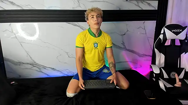 Snapshot of Saimonvela chatting on 11-16-25, 06:41 Saimonvela online show from 11-16-25, 06:41