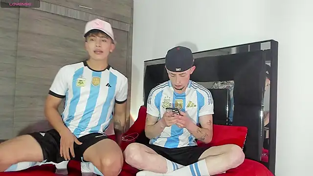 Snapshot of Saimonvela chatting on 12-04-25, 06:01 Saimonvela online show from 12-04-25, 06:01