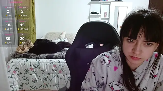 Snapshot of violetta_blackk chatting on 10-27-25, 05:44 violetta blackk online show from 10-27-25, 05:44