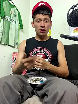 Snapshot of elfernh chatting on 09-29-25, 05:29 elfernh online show from 09-29-25, 05:29