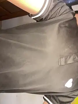 Snapshot of elfernh chatting on 10-01-25, 03:45 elfernh online show from 10-01-25, 03:45