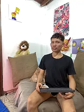 Snapshot of elfernh chatting on 10-04-25, 03:04 elfernh online show from 10-04-25, 03:04