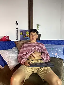 Snapshot of elfernh chatting on 10-19-25, 05:08 elfernh online show from 10-19-25, 05:08