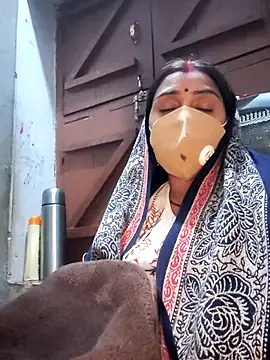 Snapshot of SHABNAM_G chatting on 12-17-25, 04:02 SHABNAM G online show from 12-17-25, 04:02