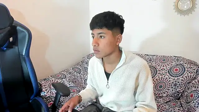 Snapshot of sebas_boys577 chatting on 09-10-25, 02:06 sebas boys577 online show from 09-10-25, 02:06