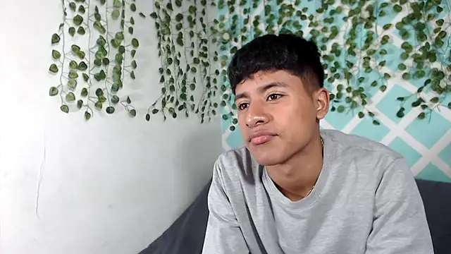 Snapshot of sebas_boys577 chatting on 09-13-25, 01:44 sebas boys577 online show from 09-13-25, 01:44
