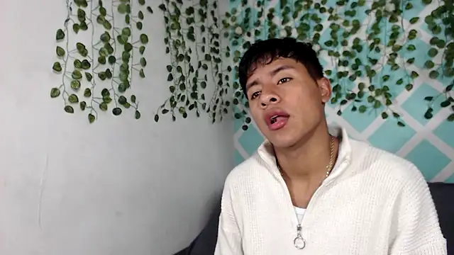 Snapshot of sebas_boys577 chatting on 09-19-25, 02:29 sebas boys577 online show from 09-19-25, 02:29