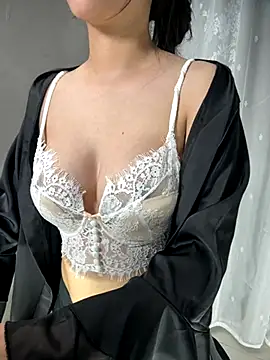 Snapshot of Voyerra_g chatting on 11-08-25, 12:44 Voyerra g online show from 11-08-25, 12:44