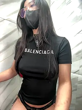 Snapshot of Voyerra_g chatting on 11-30-25, 03:21 Voyerra g online show from 11-30-25, 03:21