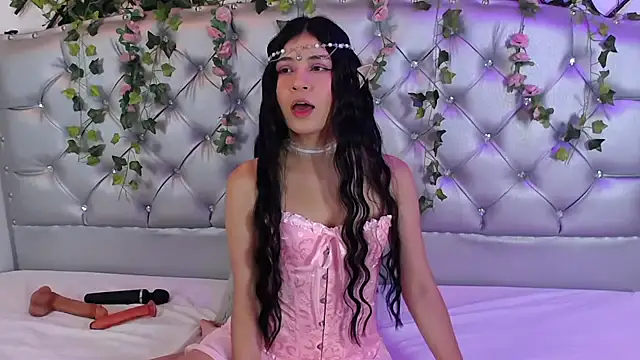 Snapshot of _SPECTRA chatting on 10-30-25, 03:02 SPECTRA online show from 10-30-25, 03:02