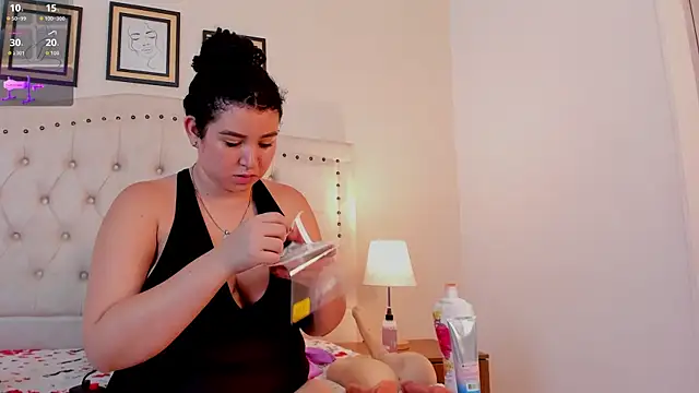 Snapshot of cristhi_esterling chatting on 10-22-25, 12:27 cristhi esterling online show from 10-22-25, 12:27