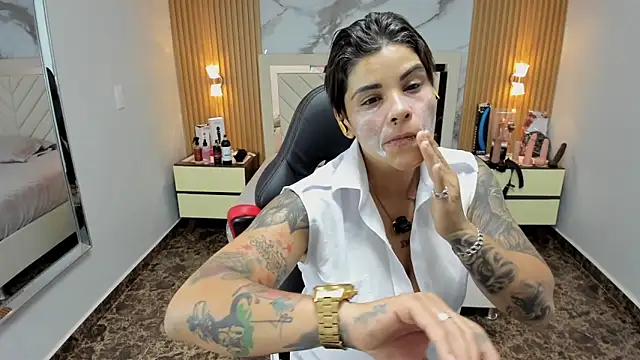 KAROLLJONES1 online show from 11-24-25, 07:35