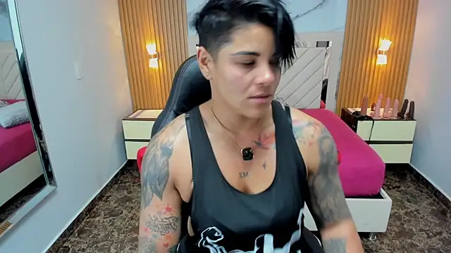 KAROLLJONES1 online show from 04-20-26, 07:48