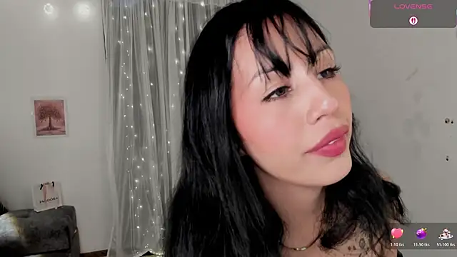 Miss Charlottet online show from 11-20-25, 08:08