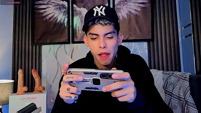 Room 69x online show from 04-21-26, 12:34