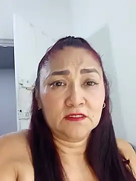 Snapshot of linda_luna29 chatting on 05-16-26, 04:53 linda luna29 online show from 05-16-26, 04:53