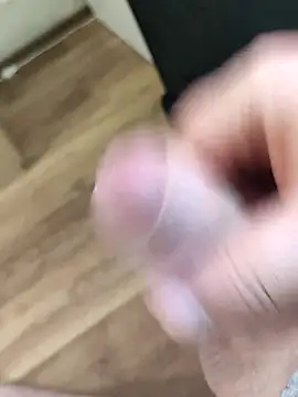 Snapshot of TobyDick13 chatting on 09-21-25, 04:25 TobyDick13 online show from 09-21-25, 04:25