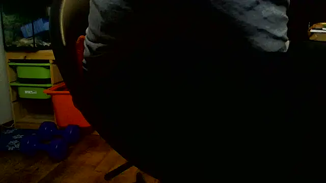 Snapshot of TobyDick13 chatting on 11-07-25, 07:52 TobyDick13 online show from 11-07-25, 07:52