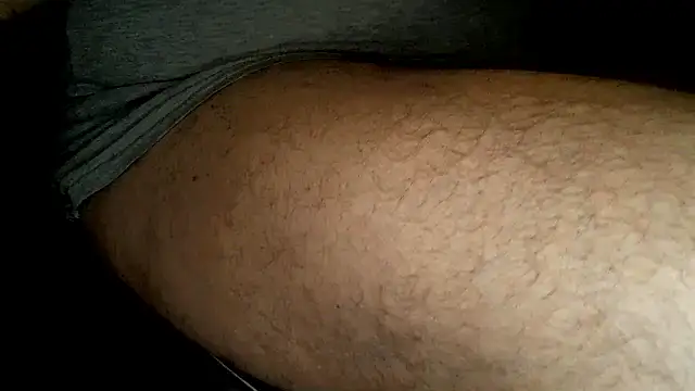 Snapshot of TobyDick13 chatting on 11-25-25, 02:22 TobyDick13 online show from 11-25-25, 02:22