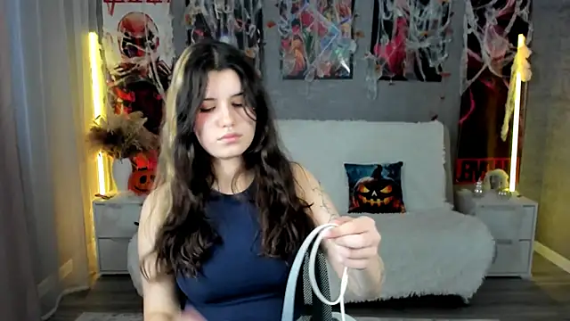 Snapshot of AnoraDark chatting on 10-27-25, 12:42 AnoraDark online show from 10-27-25, 12:42