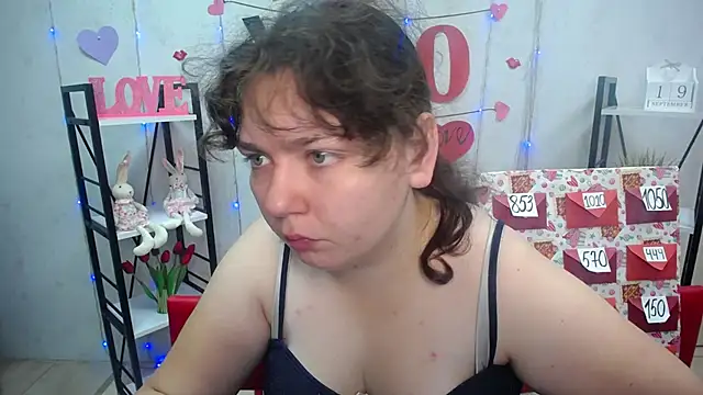 Snapshot of NeonilaLisova chatting on 09-19-25, 05:20 NeonilaLisova online show from 09-19-25, 05:20
